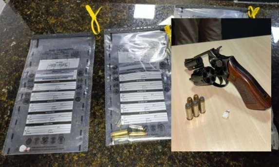 Abordagem a veículo suspeito termina com prisão por porte ilegal de arma e apreensão de drogas em Quedas do Iguaçu