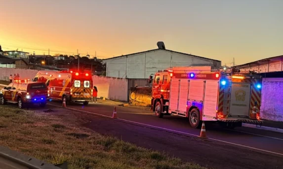 Acidente em marginal da BR-467 deixa dois feridos