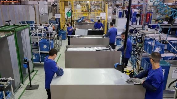 AGÊNCIAS DO TRABALHADOR DO PARANÁ INICIAM SEMANA COM 25,7 MIL VAGAS DE EMPREGO