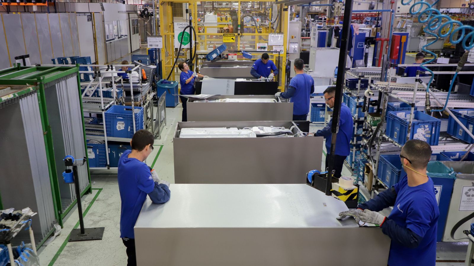 AGÊNCIAS DO TRABALHADOR DO PARANÁ INICIAM SEMANA COM 25,7 MIL VAGAS DE EMPREGO