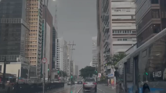 ALERTA MÁXIMO! Ciclone Extratropical Atinge SP com Chuvas e Ventos de até 90km/h