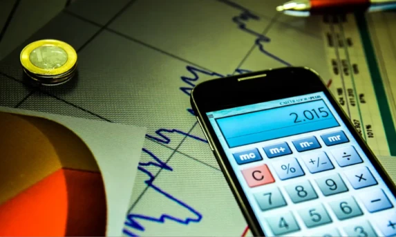 Alívio no Bolso: Mercado Reduz Projeção da Inflação para 4,36% e Fica Dentro da Meta do Banco Central