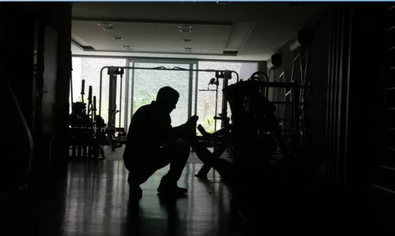 APAGÃO NO SUL: Incêndio em Subestação no Paraná Deixa Milhões de Consumidores Sem Energia