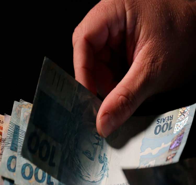 Auxílio Brasil é pago hoje a beneficiários com NIS de final 8.