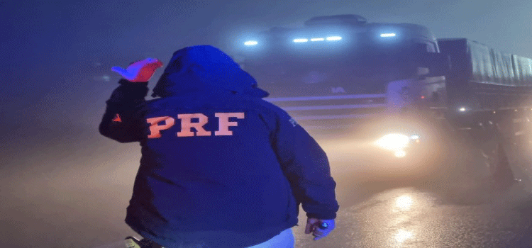 BAIXA VISIBILIDADE: PRF alerta para segurança nas rodovias em dias de neblina.