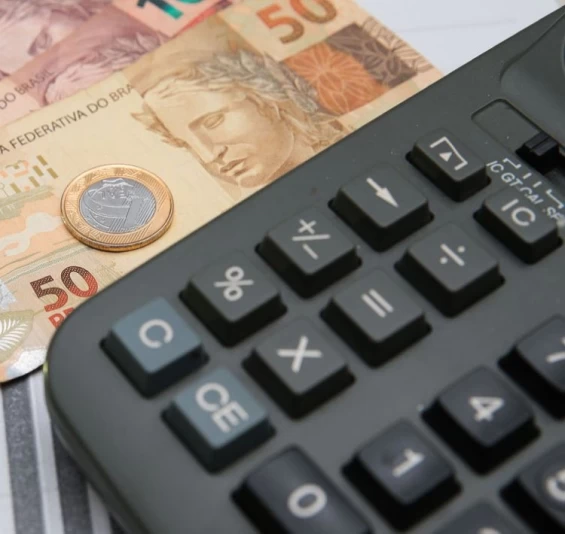 Bancos devem oferecer pacote básico de serviços ao cliente.