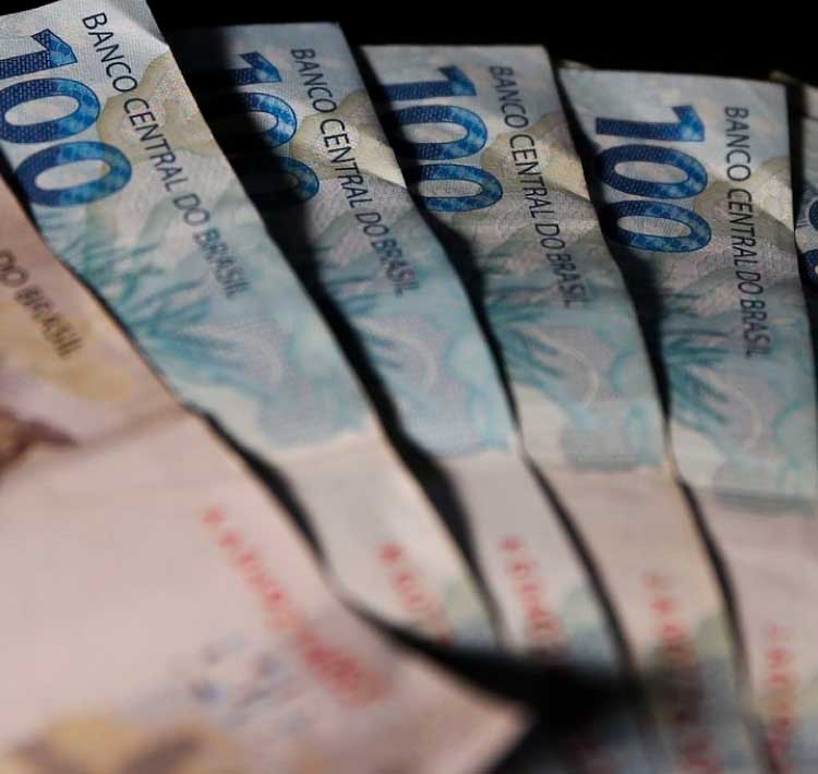 Beneficiários com NIS final 3 recebem hoje Auxílio Brasil.