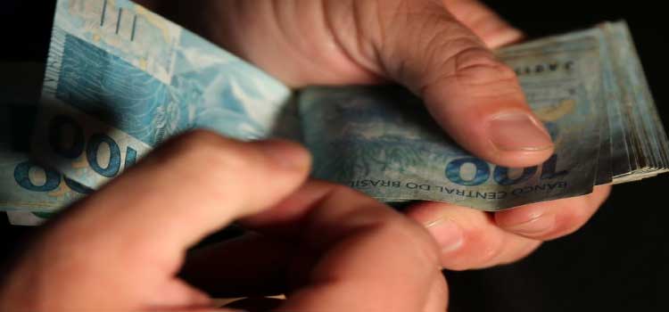 Beneficiários com NIS final 9 já podem movimentar Auxílio Brasil.