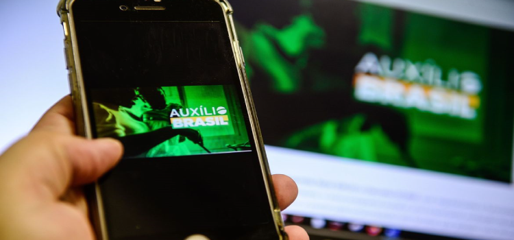 BENEFÍCIOS:  Auxílio Brasil é pago hoje a beneficiários com NIS final 2.