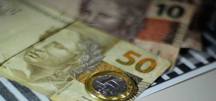 BENEFÍCIO: Beneficiários com NIS final 3 recebem hoje Auxílio Brasil.
