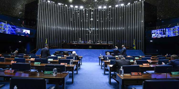 BENEFÍCIO: Senado aprova MP com piso permanente de R$ 400 para Auxílio Brasil.