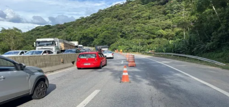 BR-277 tem congestionamento sentido Litoral na manhã deste sábado.