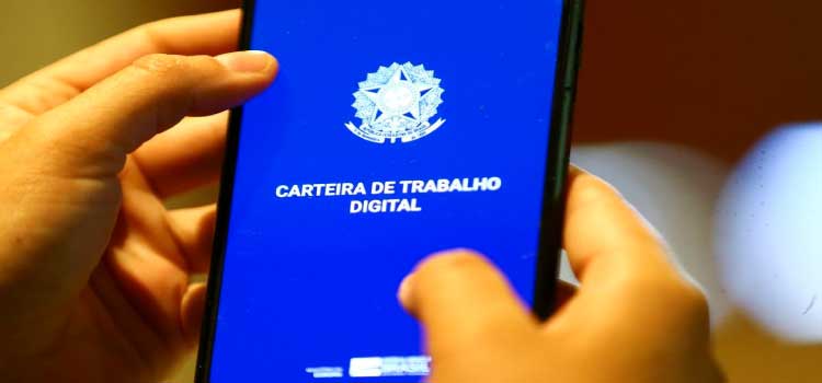 Brasil gera 278,6 mil empregos formais em agosto, diz Caged.