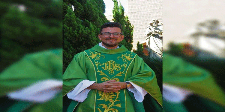 BRASIL: Polícia encontra carro de padre investigado por atropelar homem após furto a igreja.