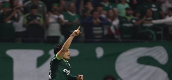 BRASILEIRO: Palmeiras goleia Grêmio para dormir na liderança.
