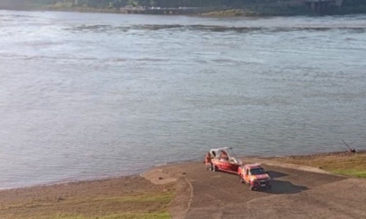 BUSCAS CONTINUAM NO RIO IGUAÇU POR SEGUNDA VÍTIMA DE AFOGAMENTO EM FOZ DO IGUAÇU