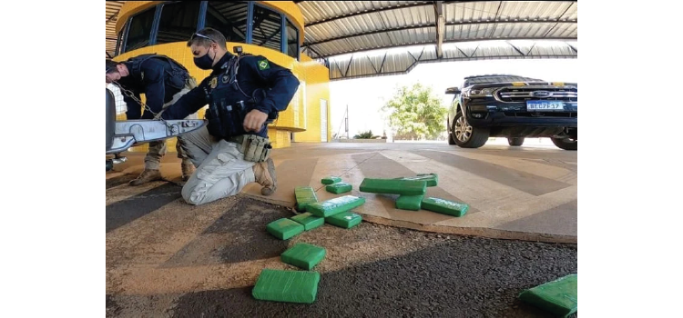 Caminhonete com mais de mil quilos de maconha é apreendida pela polícia na BR-369.