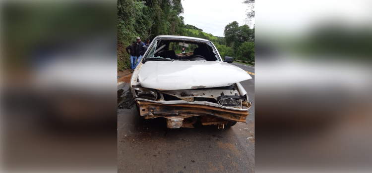 CANDÓI: Acidente de trânsito na BR 277, Km 412, deixa dois feridos e um óbito no local.