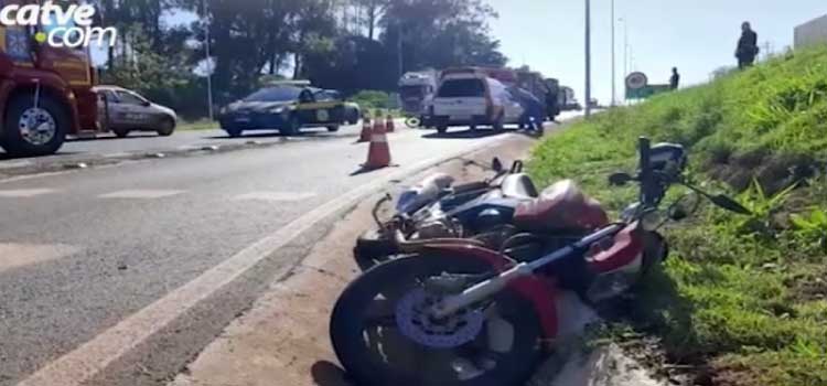 CASCAVEL: Batida frontal entre motos deixa vítimas feridas na alça de acesso da BR 277.
