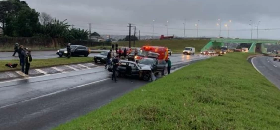 CASCAVEL: Grave acidente de trânsito deixa feridos na BR-467.