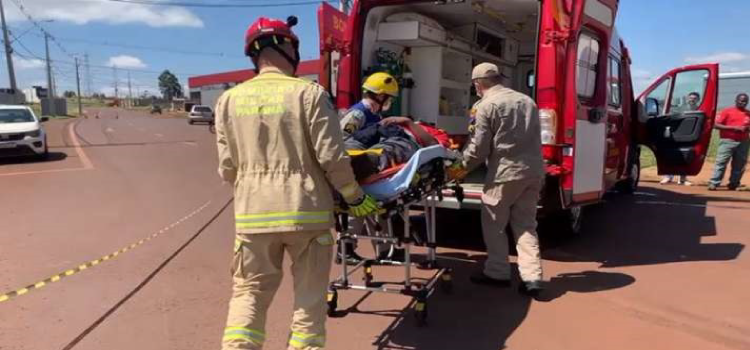CASCAVEL: Grave acidente envolvendo três veículos deixa vítimas encarceradas em carro no bairro Canadá.