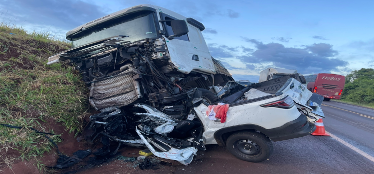 CASCAVEL: Grave acidente na BR-369 deixa duas pessoas mortas.