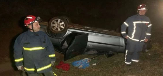 CASCAVEL: Motorista capota e abandona veículo na BR-163.