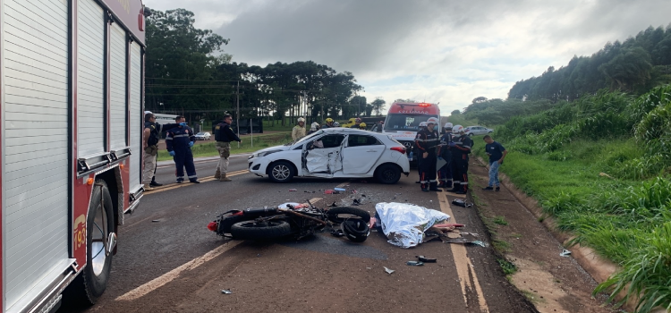 CASCAVEL:  Mulher grávida e homem morrem em gravíssimo acidente na BR-277.