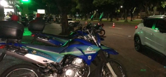 CASCAVEL: Pelo menos nove condutores são presos por embriaguez ao volante durante bloqueio de trânsito.