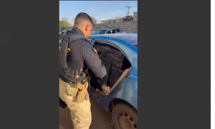 CASCAVEL: PRF apreende veículos carregados com cigarros contrabandeados em Cascavel