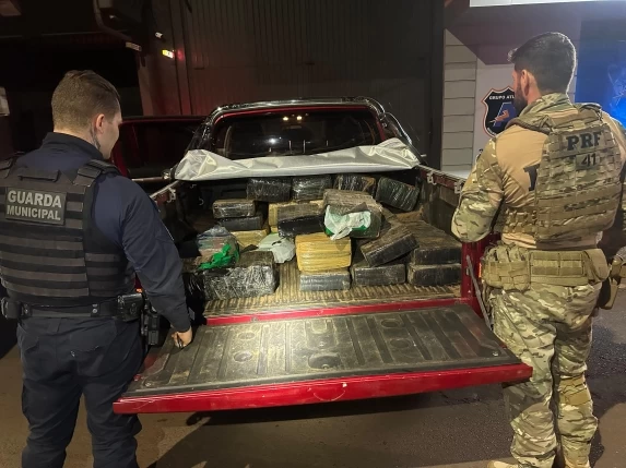 CASCAVEL: PRF e Guarda Municipal apreendem mais de meia tonelada de maconha em operação conjunta