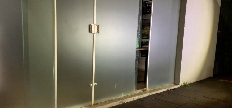 CASCAVEL: Quatro são detidos pela PM após tentativa de furto em empresa na Avenida Brasil.