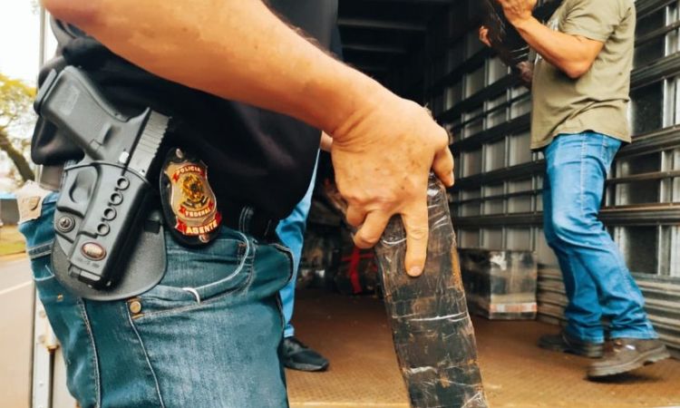 CASCAVEL – Polícia Federal Destrói 7 Toneladas de Drogas com Grande Efetivo de Agentes