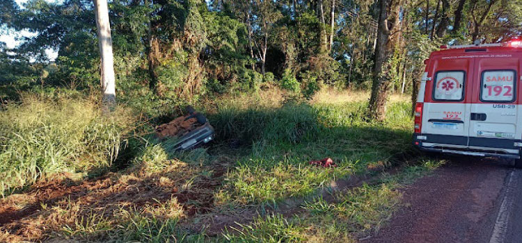 CATANDUVAS: Capotamento é registrado na PR-471; equipe SAMU é acionada para prestar atendimento.