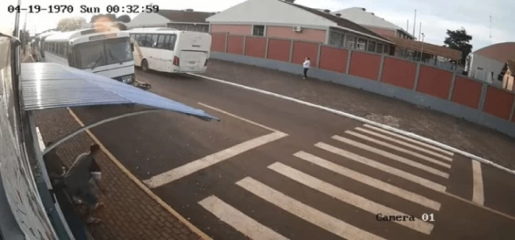 CATANDUVAS:  Mulher fratura o braço em acidente ocorrido em frente a escola Tiradentes.