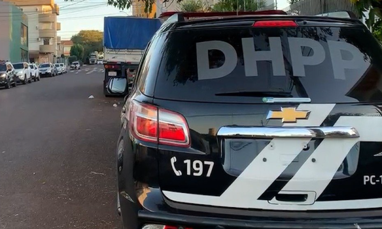 Cinco pessoas são presas na operação da Denarc contra o tráfico de drogas em Cascavel.
