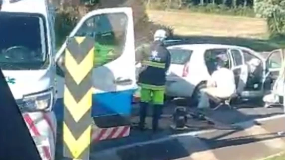 Colisão Lateral Entre Carro e Caminhão na BR-277 em Ibema Deixa Uma Pessoa Ferida