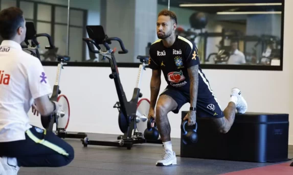 Com boa evolução, Neymar passa por exames e comissão técnica planeja retorno na segunda rodada da Copa do Mundo