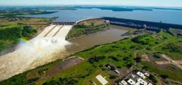 Com reservatório cheio, Itaipu em alerta para risco de inundações na região.