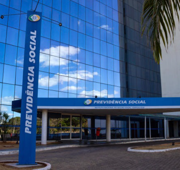 CONSIGNADO INSS: Governo decide aumentar taxa de juros.
