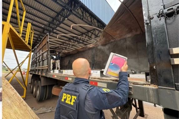 CONTRABANDO: PRF Apreende Grande Carga de Eletrônicos Oculta em Carreta na BR-277 em Cascavel