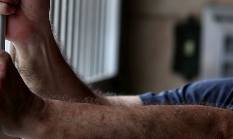 Crueldade: Idoso é agredido por várias horas e impedido de pedir socorro em Laranjeiras do Sul