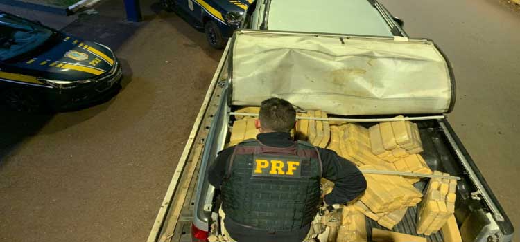 DESCAMINHO: Mais de meia tonelada de maconha é apreendida pela PRF no Paraná.
