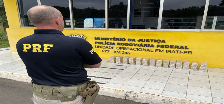 DESCAMINHO: Policia apreende veículo que transportava drogas.