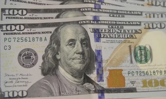 Dólar cai para R$ 5,43 e atinge menor valor desde setembro