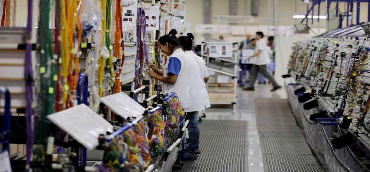 ECONOMIA: Atividade industrial avança em agosto e expectativas seguem otimistas.