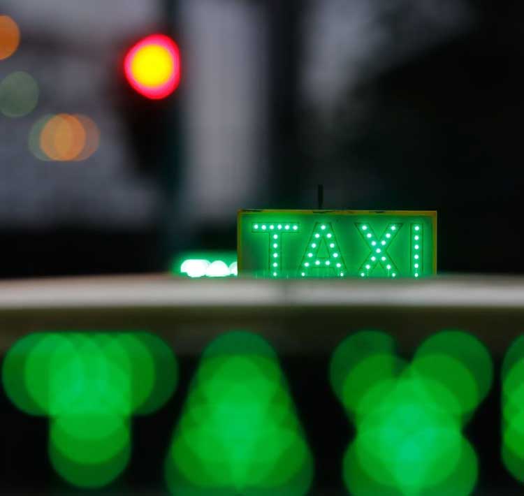 ECONOMIA: Auxílio Taxista começa a ser pago com parcela dobrada.