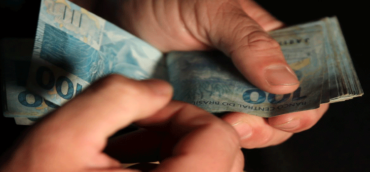 ECONOMIA: Beneficiários com NIS final 9 já podem movimentar Auxílio Brasil.