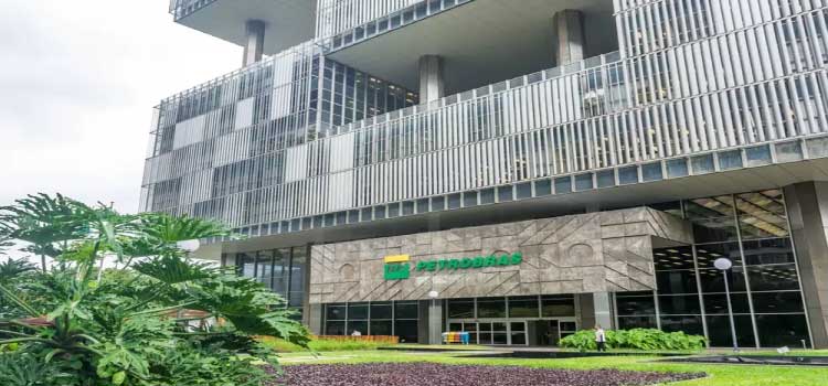 ECONOMIA: Bolsa sobe 3%, com salto dos papéis da Petrobras; dólar abre em forte queda, um dia após primeiro turno.