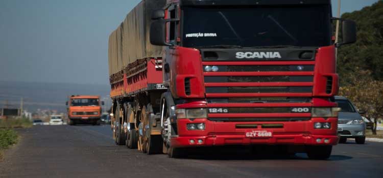 ECONOMIA: Câmara aprova medida que facilita reajustes de fretes rodoviários.